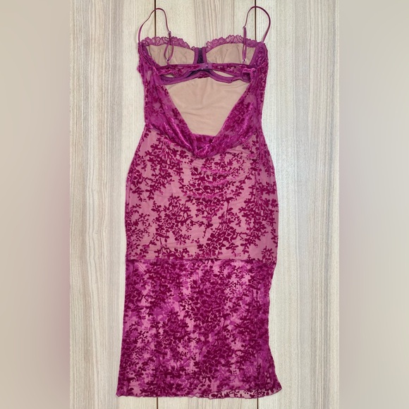 House of CB Ione Cranberry Devore Midi Dress | Size M - Picture 6 of 14